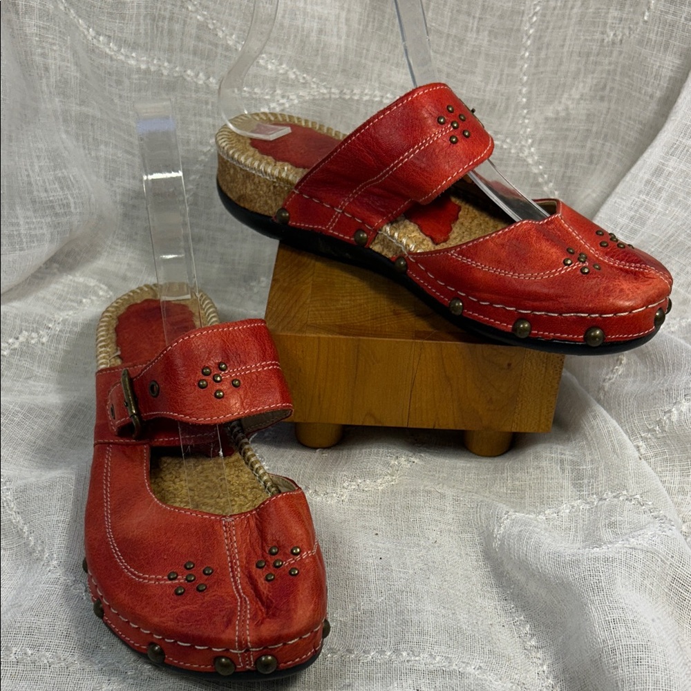 Melis’c handmade leather slide in shoes bought in Turkey